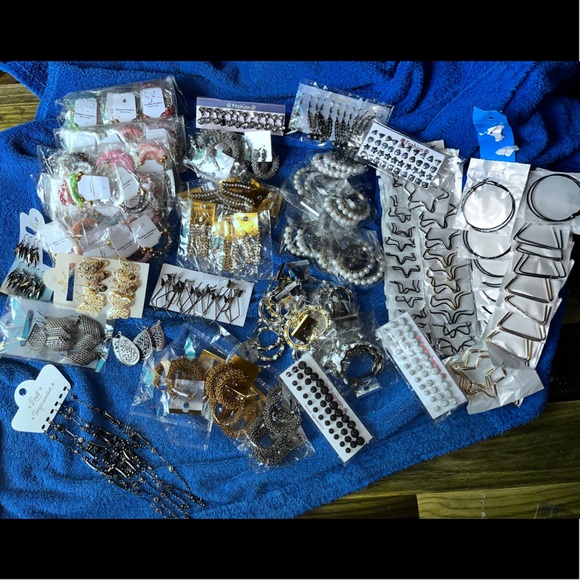 Accessories - COPY - Freebies are here